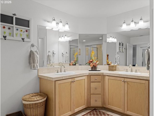 211 Se 198TH Pl, Camas, WA 98607