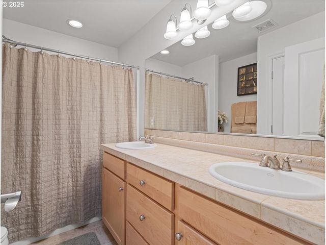 211 Se 198TH Pl, Camas, WA 98607