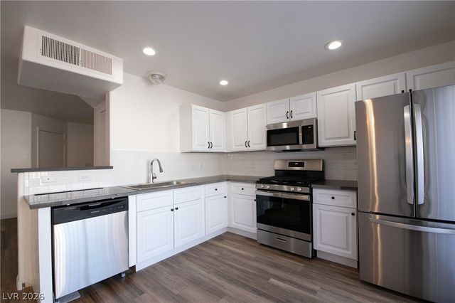 3280 Cheyenne Gardens Way, North Las Vegas, NV 89032