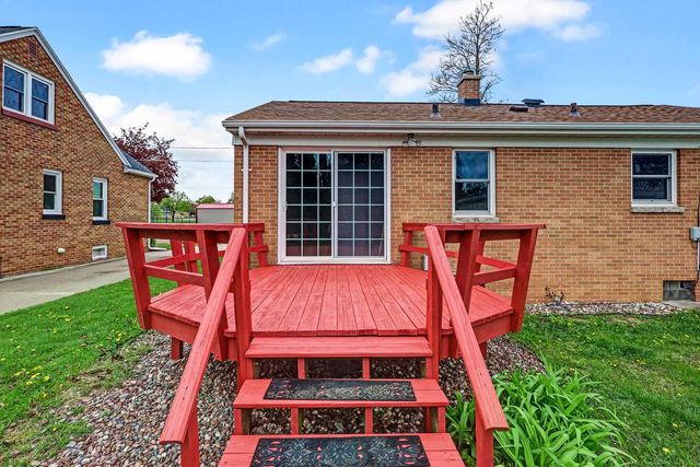 625 S 32nd STREET, Manitowoc, WI 54220