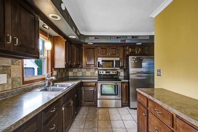 625 S 32nd STREET, Manitowoc, WI 54220