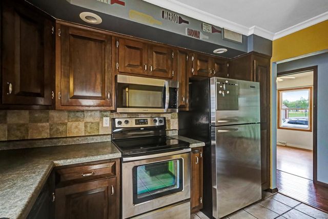 625 S 32nd STREET, Manitowoc, WI 54220