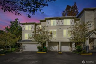 4465 249th Terrace SE #2, Issaquah, WA 98029