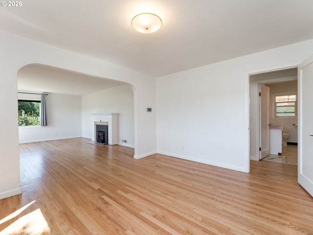 1622 Se DAVIS St, Mc Minnville, OR 97128