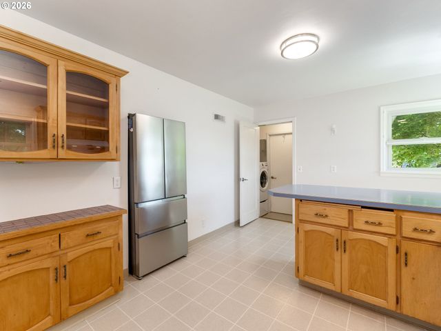 1622 Se DAVIS St, Mc Minnville, OR 97128