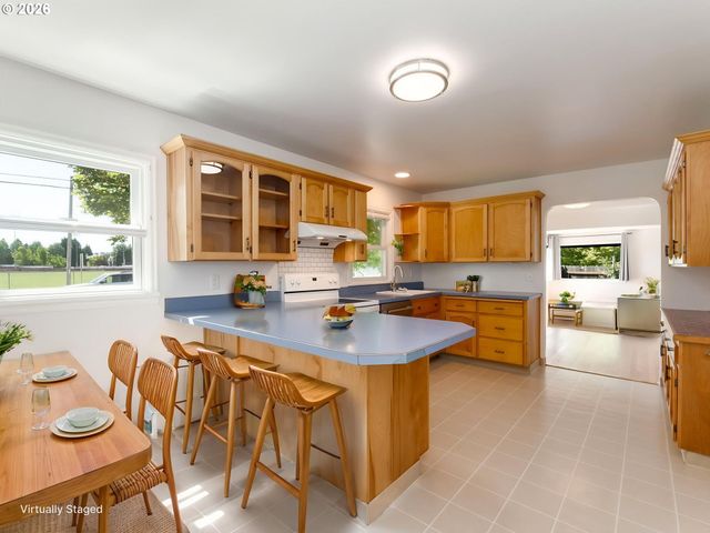1622 Se DAVIS St, Mc Minnville, OR 97128