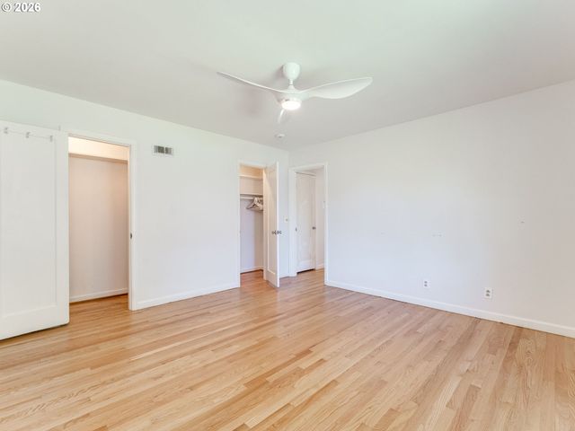 1622 Se DAVIS St, Mc Minnville, OR 97128