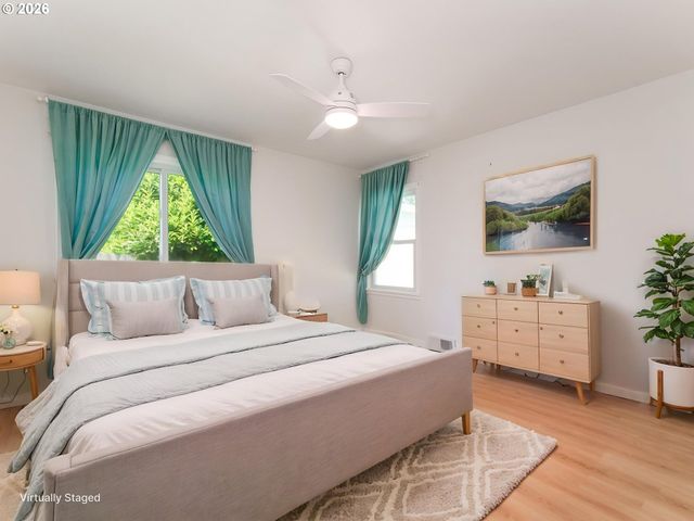 1622 Se DAVIS St, Mc Minnville, OR 97128