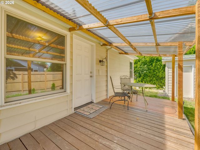 1622 Se DAVIS St, Mc Minnville, OR 97128