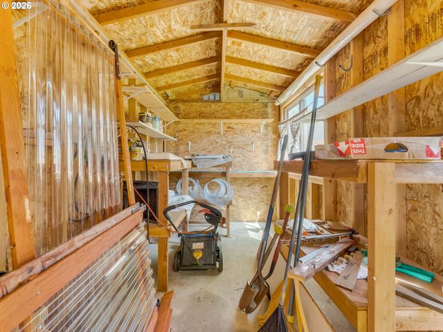 1622 Se DAVIS St, Mc Minnville, OR 97128