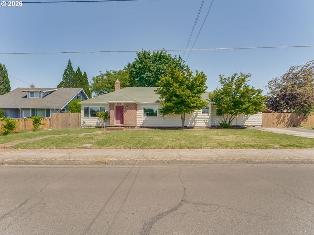 1622 Se DAVIS St, Mc Minnville, OR 97128