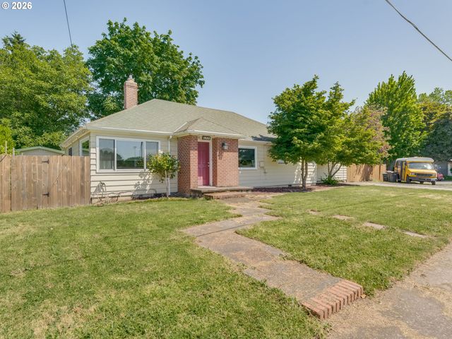 1622 Se DAVIS St, Mc Minnville, OR 97128