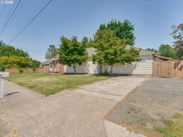1622 Se DAVIS St, Mc Minnville, OR 97128