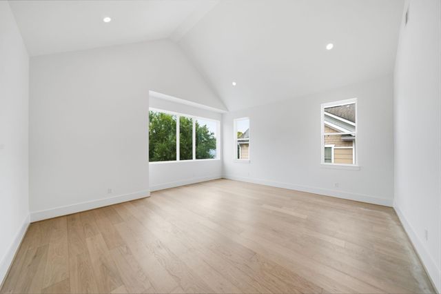 835 W 25th Street, Houston, TX 77008
