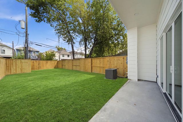 835 W 25th Street, Houston, TX 77008