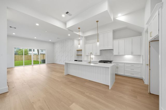 835 W 25th Street, Houston, TX 77008