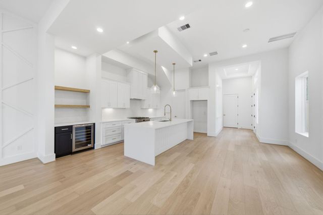 835 W 25th Street, Houston, TX 77008