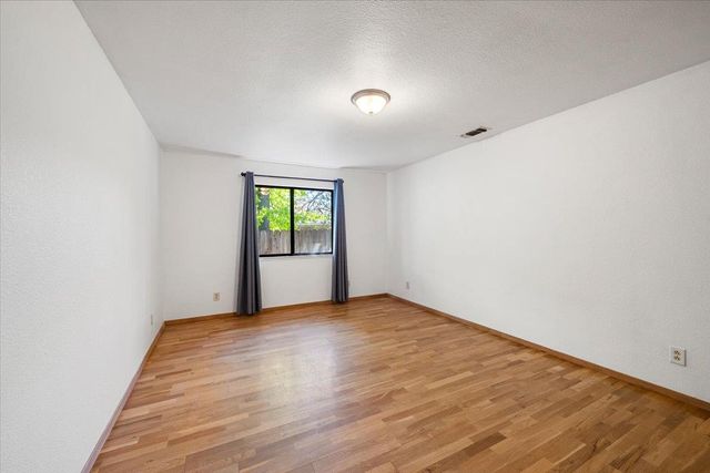 4822 Livoti Ave, Fair Oaks, CA 95628