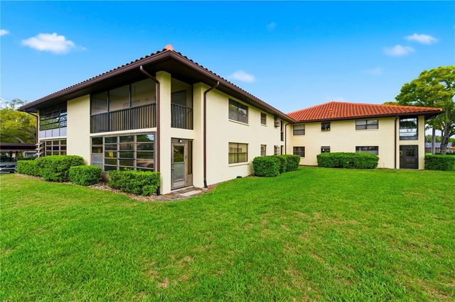 2506 HAMMOCK COURT 2506, Clearwater, FL 33761