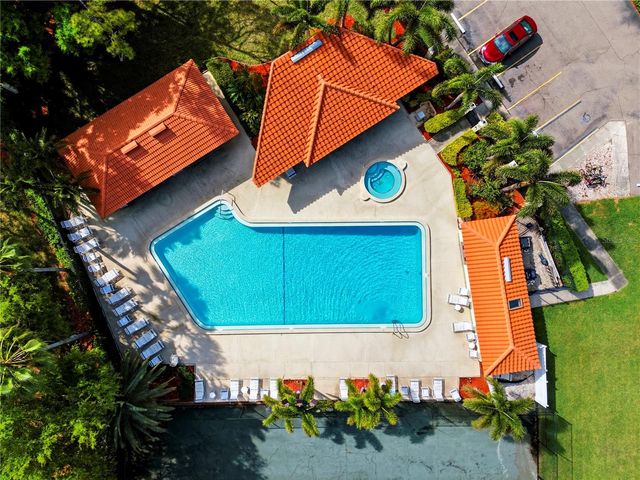 2506 HAMMOCK COURT 2506, Clearwater, FL 33761