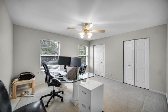 6 Yorkshire Court, Algonquin, IL 60102