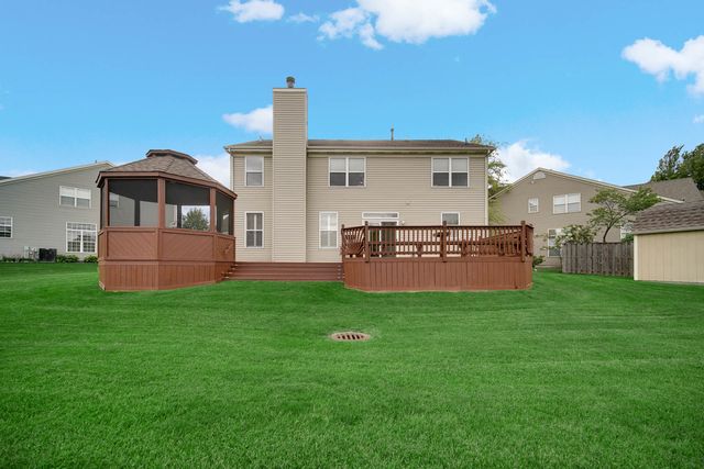 6 Yorkshire Court, Algonquin, IL 60102