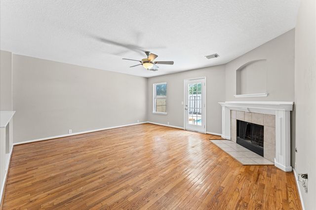 11819 S Brenton Knoll Drive, Tomball, TX 77375