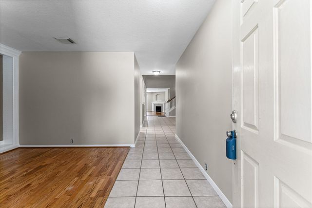 11819 S Brenton Knoll Drive, Tomball, TX 77375