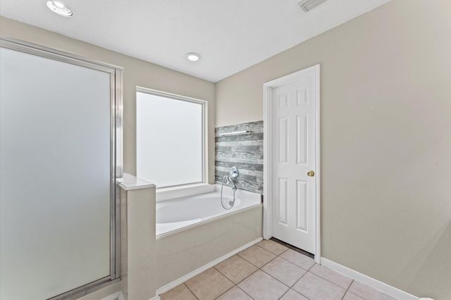 11819 S Brenton Knoll Drive, Tomball, TX 77375