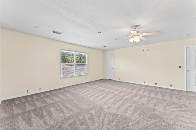 11819 S Brenton Knoll Drive, Tomball, TX 77375