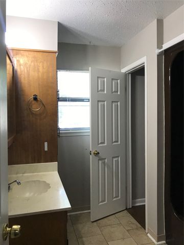 300 Jackson Avenue, Bossier City, LA 71112