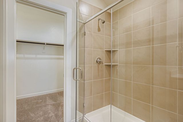 326 Amberville Drive, Red Oak, TX 75154