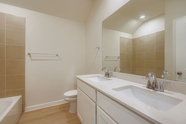 326 Amberville Drive, Red Oak, TX 75154