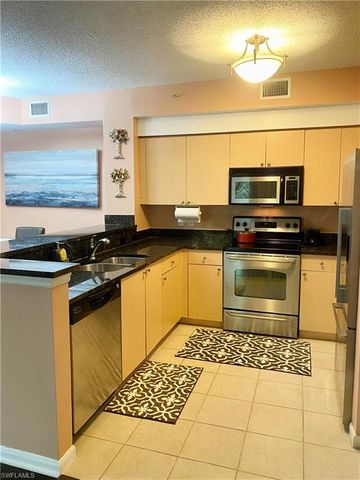 1105 Reserve CT 206, Naples, FL 34105