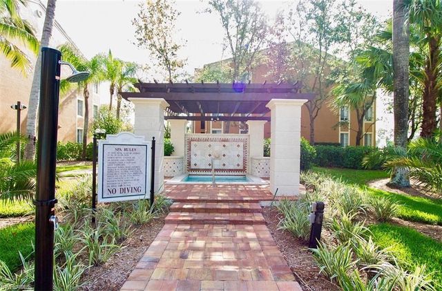 1105 Reserve CT 206, Naples, FL 34105