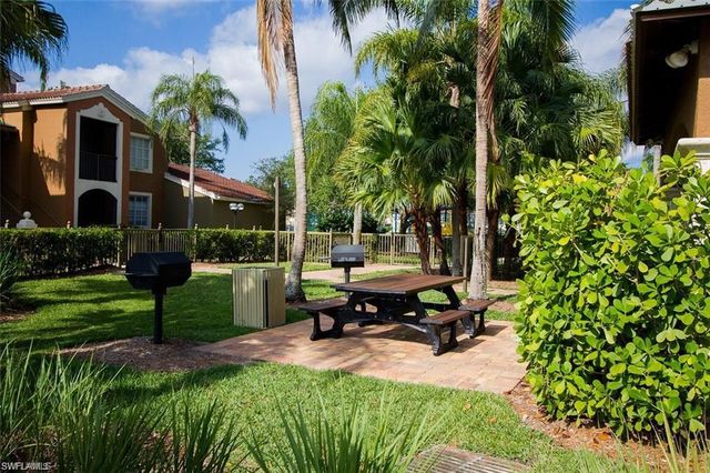 1105 Reserve CT 206, Naples, FL 34105