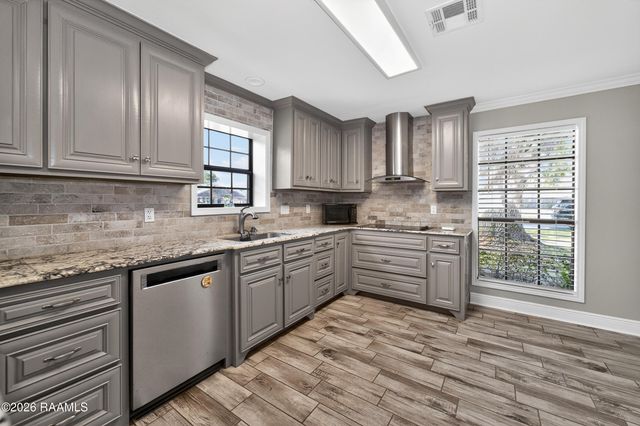 116 Warwicke Drive, Lafayette, LA 70508