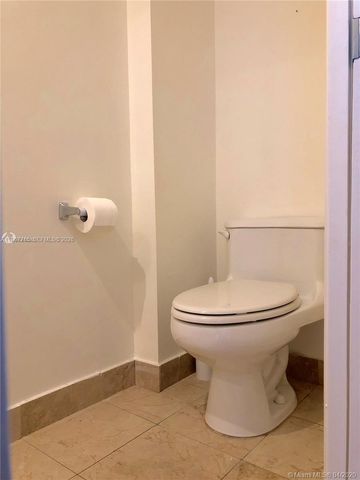 6917 Collins Ave 1204, Miami Beach, FL 33141