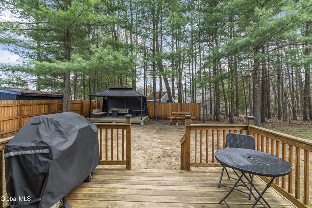 39 Woodthrush Court, Milton, NY 12020