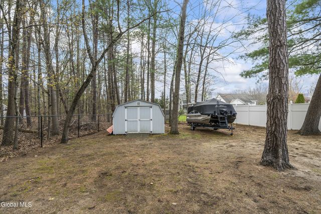 39 Woodthrush Court, Milton, NY 12020