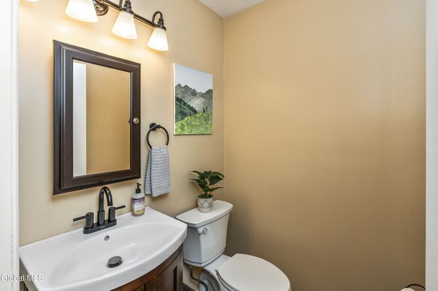 39 Woodthrush Court, Milton, NY 12020
