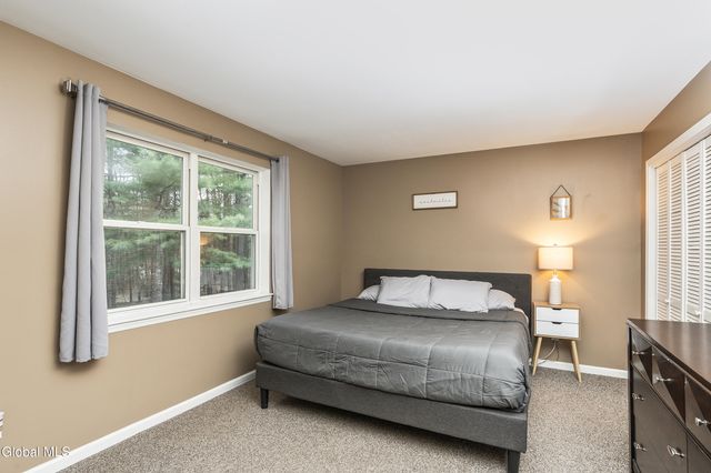 39 Woodthrush Court, Milton, NY 12020