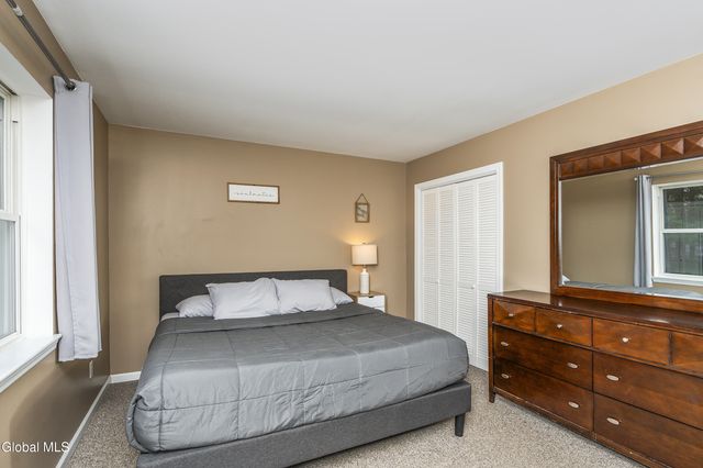 39 Woodthrush Court, Milton, NY 12020
