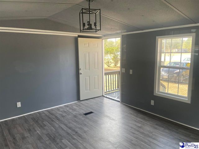 117 Buck Springs Ln, Cheraw, SC 29520