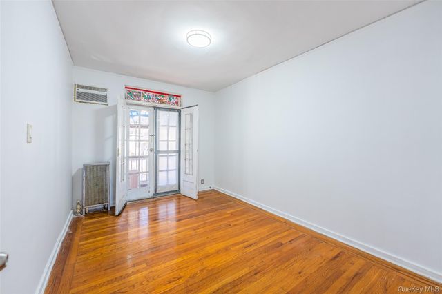 5244 79th Street, Elmhurst, NY 11373