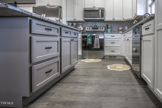 80 Polly Anna Drive, Mosheim, TN 37818