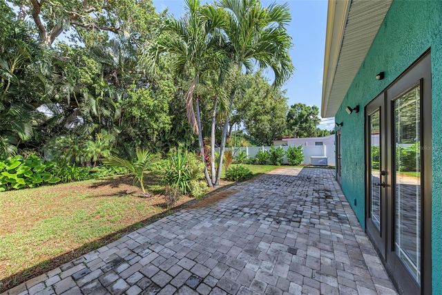 1616 INDIAN ROCKS ROAD, Belleair, FL 33756