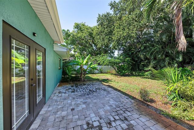 1616 INDIAN ROCKS ROAD, Belleair, FL 33756