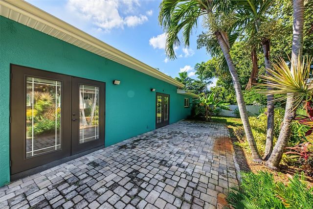 1616 INDIAN ROCKS ROAD, Belleair, FL 33756