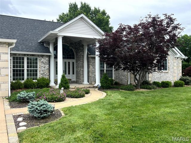 5 Woods Fort Court, Troy, MO 63379